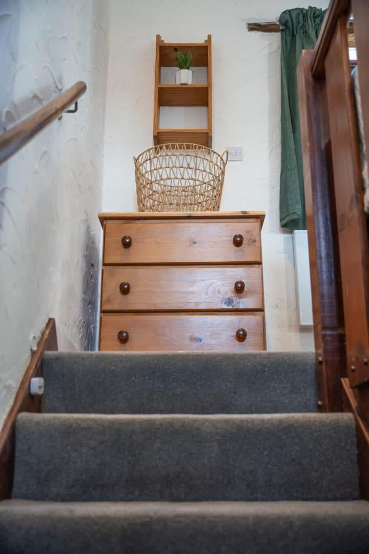 Lovely 2 Bedroom Coastal Cottage Near Bude Esterno foto
