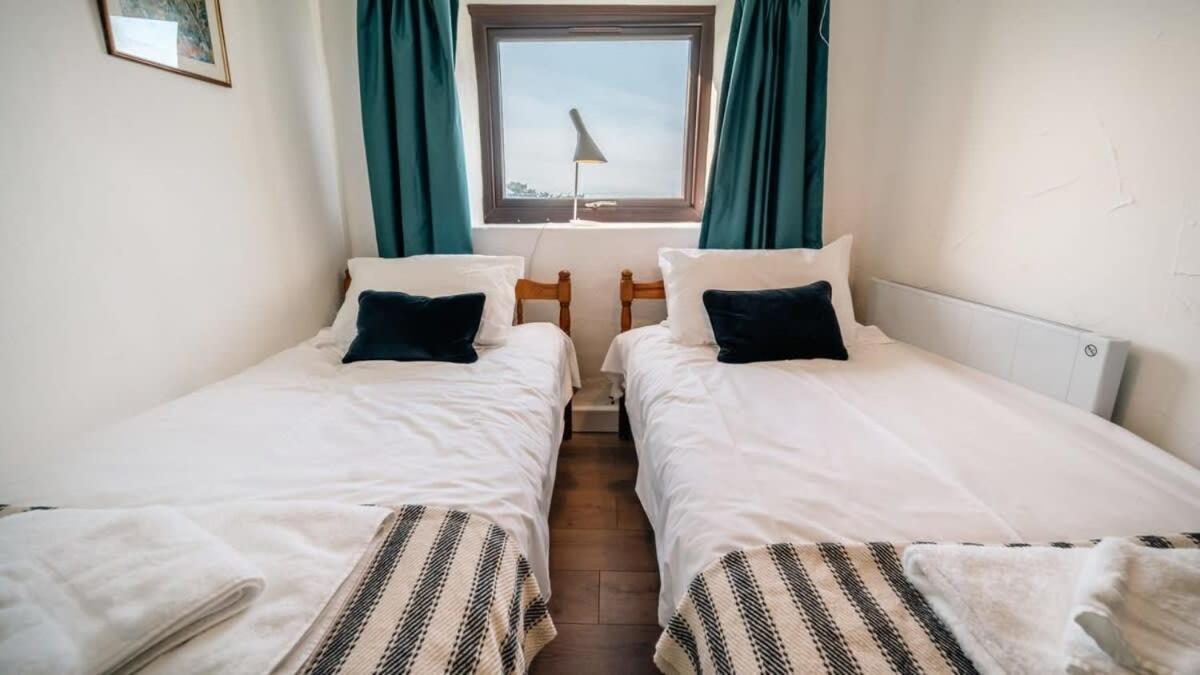 Lovely 2 Bedroom Coastal Cottage Near Bude Esterno foto