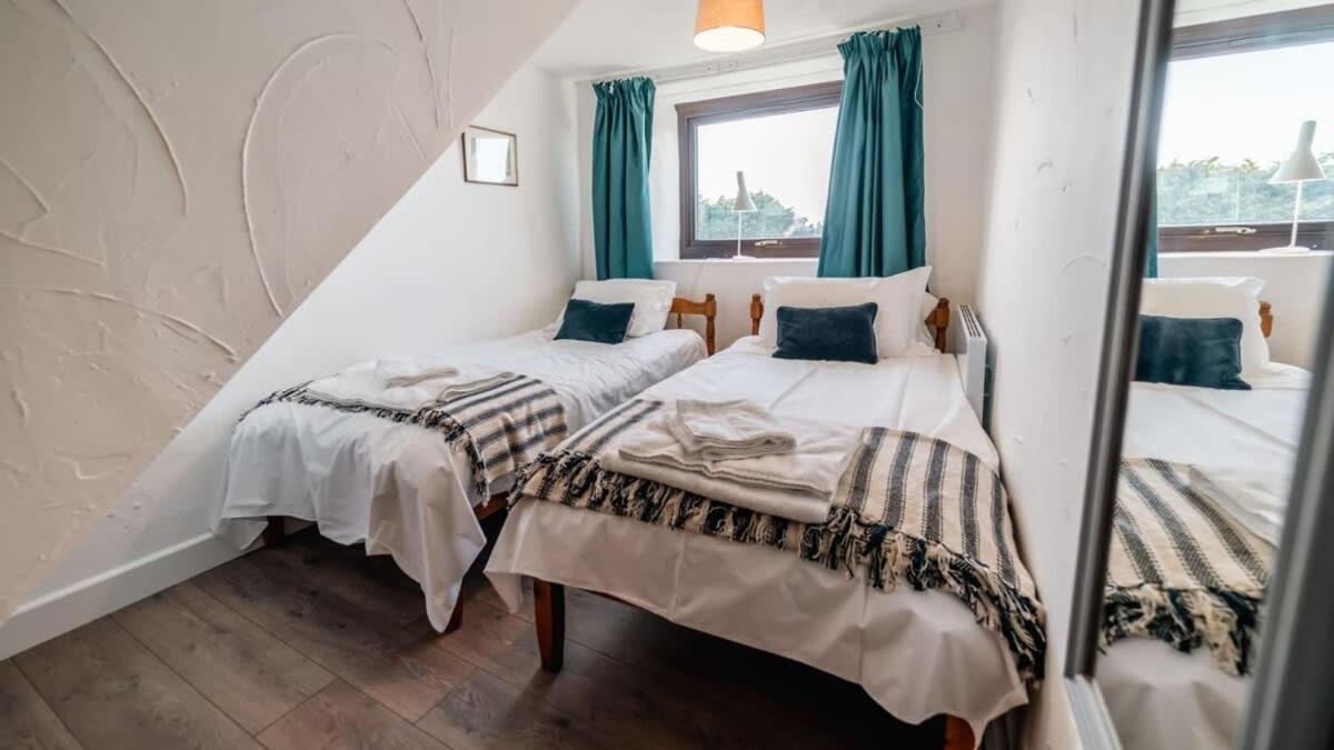 Lovely 2 Bedroom Coastal Cottage Near Bude Esterno foto