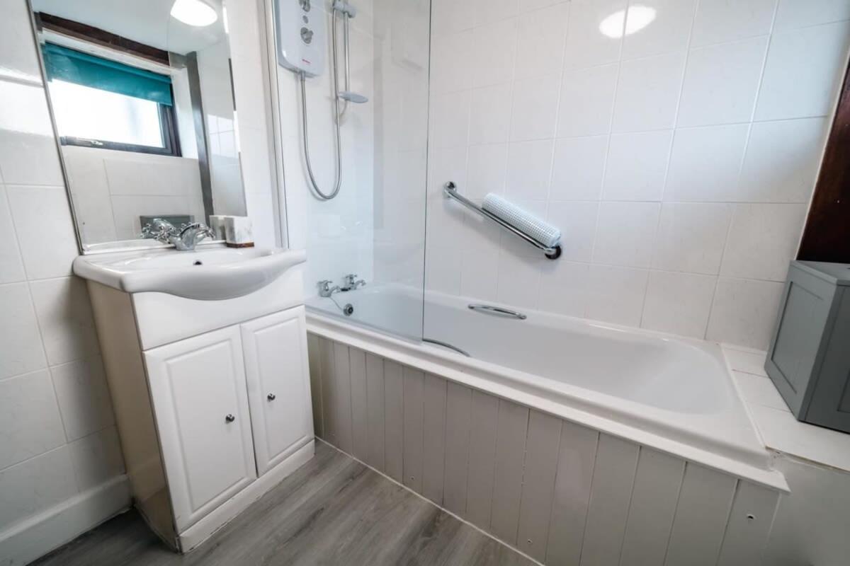 Lovely 2 Bedroom Coastal Cottage Near Bude Esterno foto