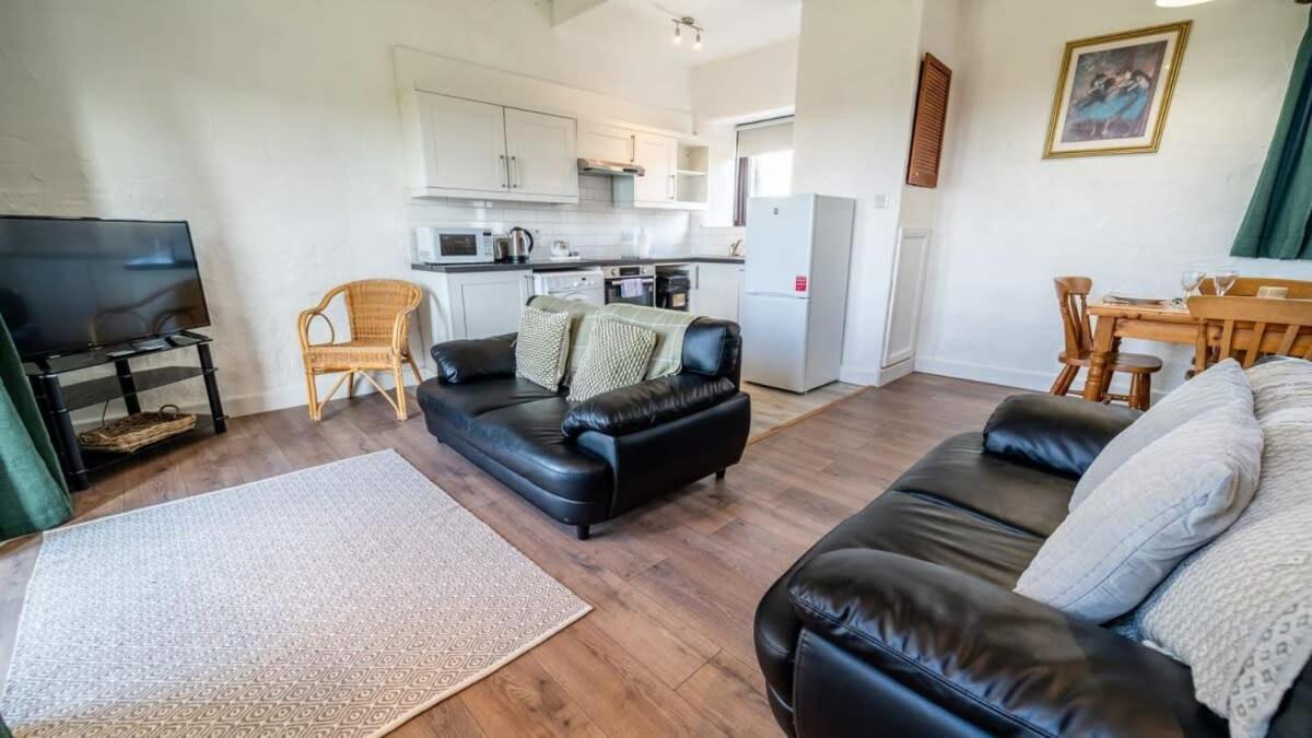 Lovely 2 Bedroom Coastal Cottage Near Bude Esterno foto